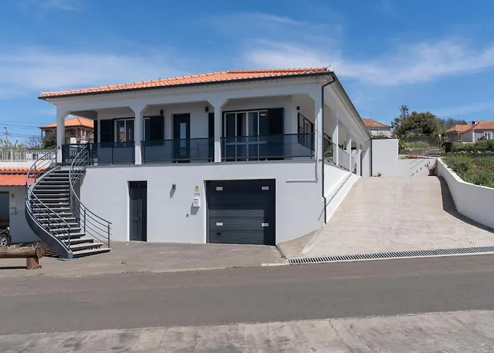 Paul\'S Holiday House