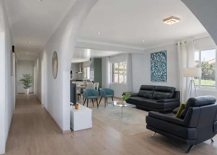 Paul\'S Holiday House